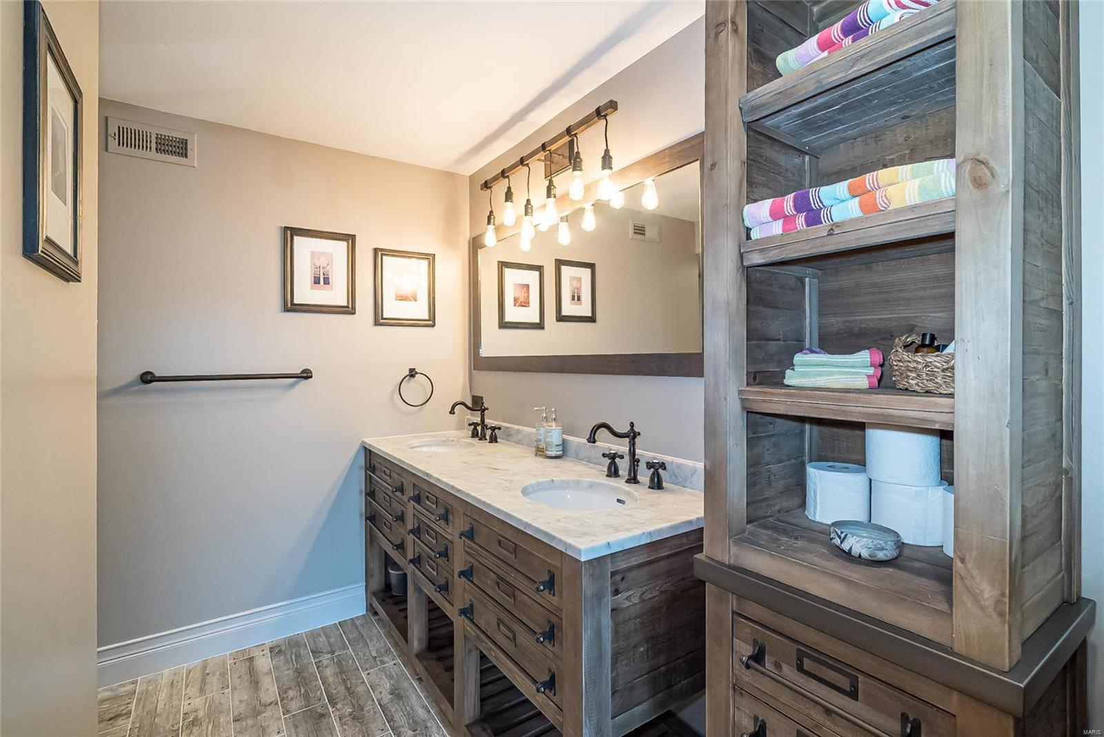 Chesterfield Lakes - Residential