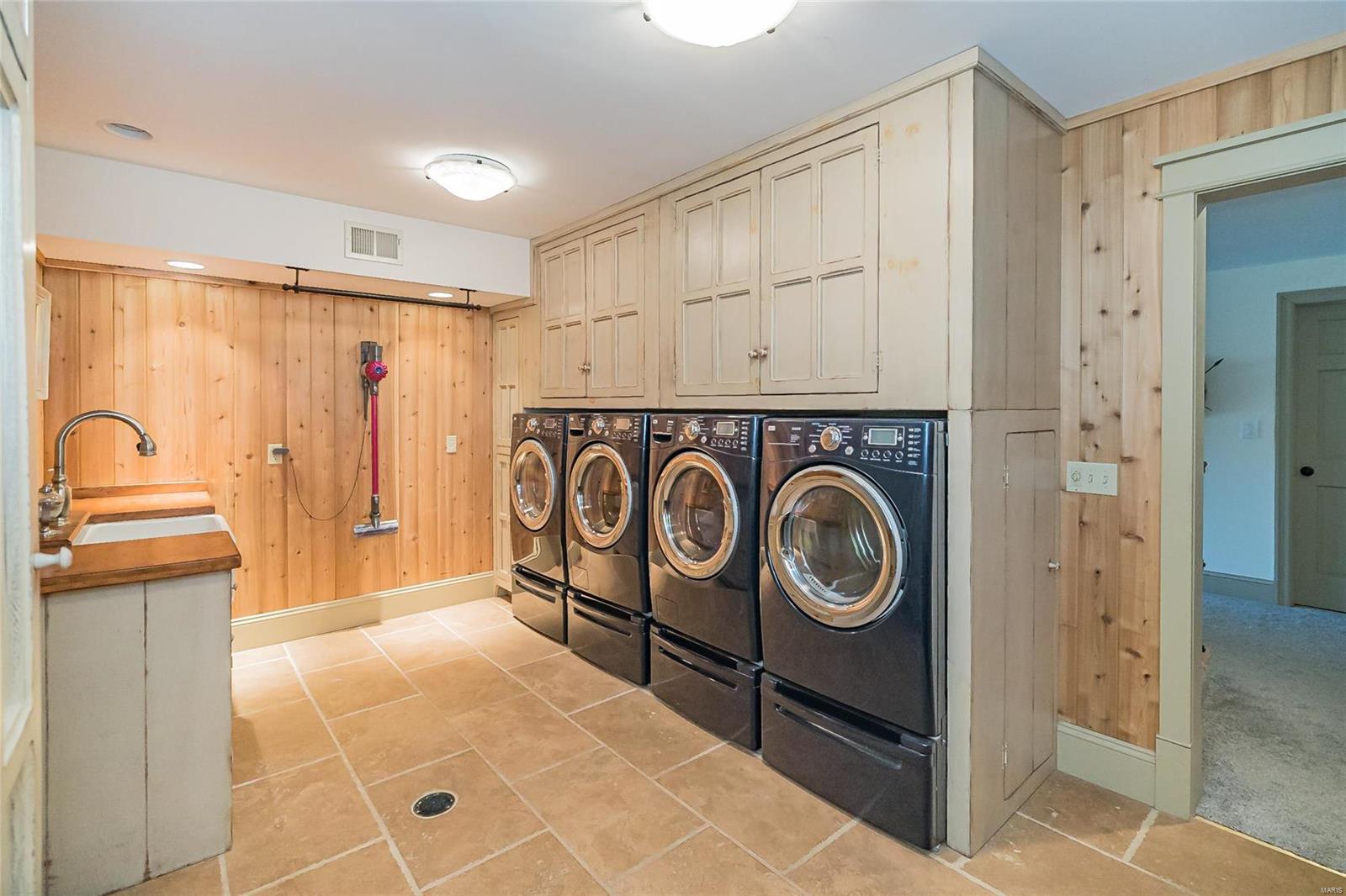 Chesterfield Lakes - Residential