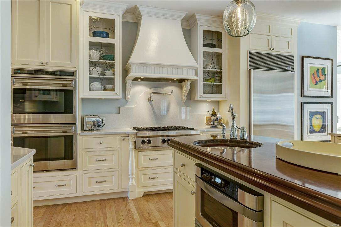 Manors Of Town & Country Bristol - Residential