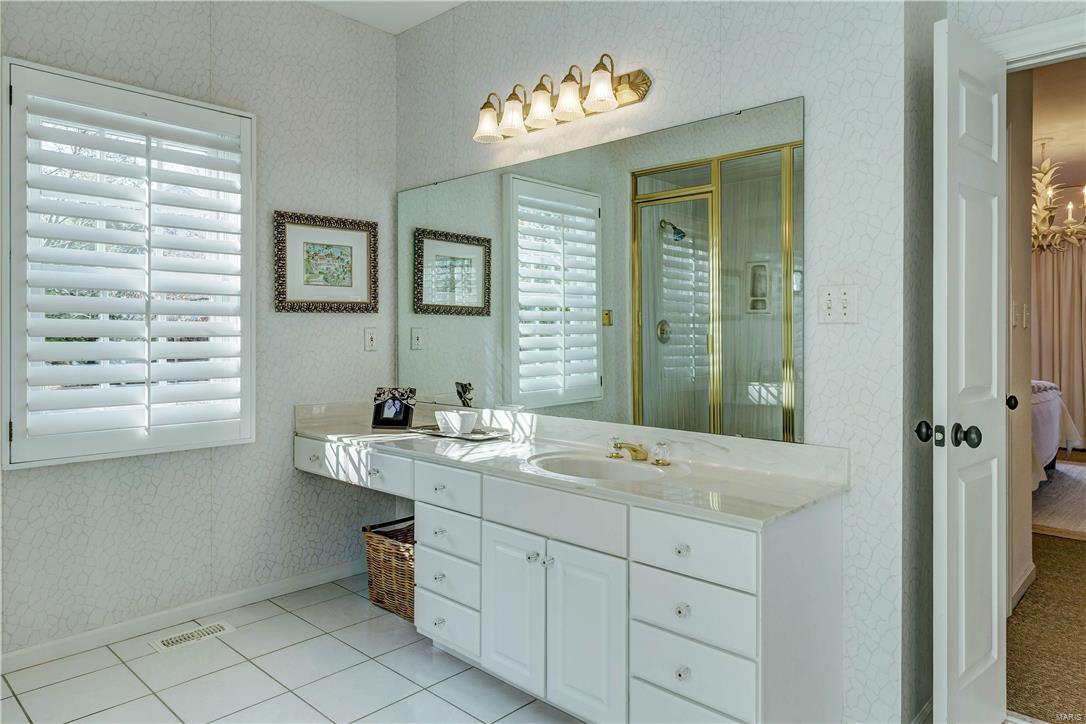 Manors Of Town & Country Bristol - Residential