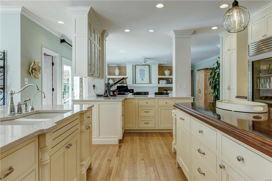 Manors Of Town & Country Bristol - Residential