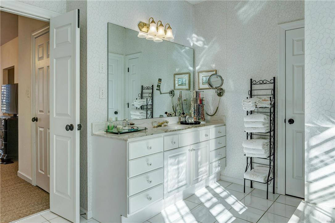 Manors Of Town & Country Bristol - Residential