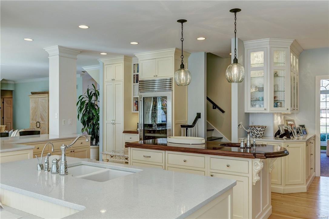 Manors Of Town & Country Bristol - Residential