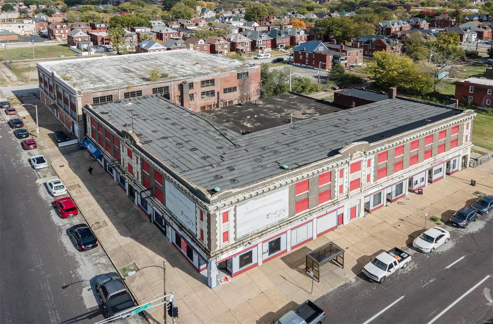 2800 N Grand Boulevard