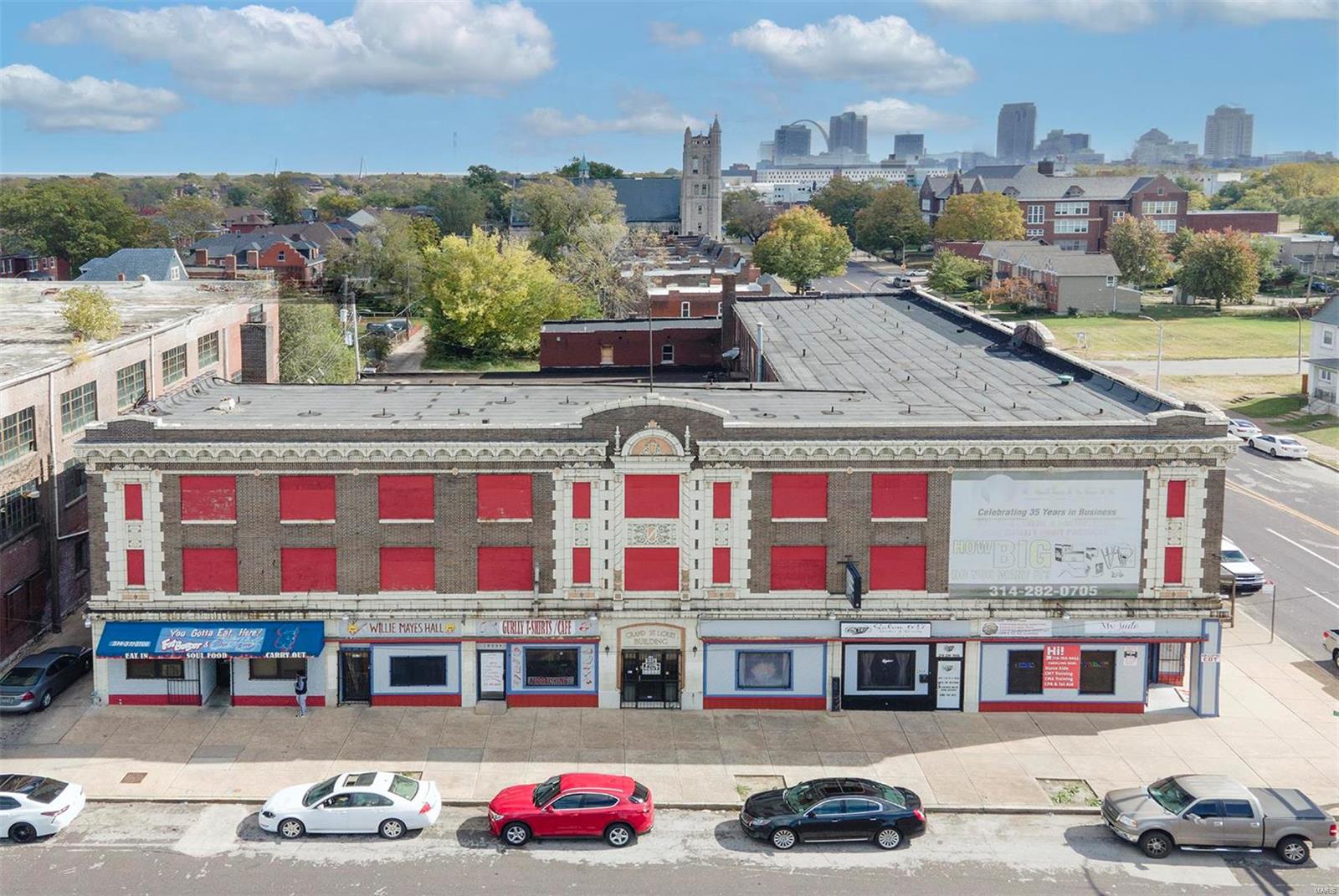 2800 N Grand Boulevard