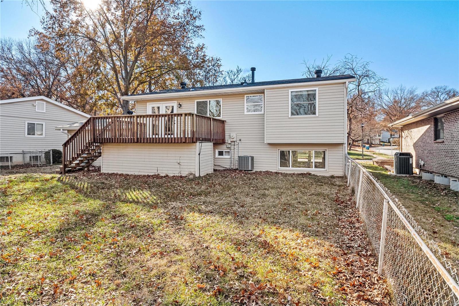 Ballwin, Missouri 63021, United States, 3 Bedrooms Bedrooms, ,2 BathroomsBathrooms,Residential,Pending,28173