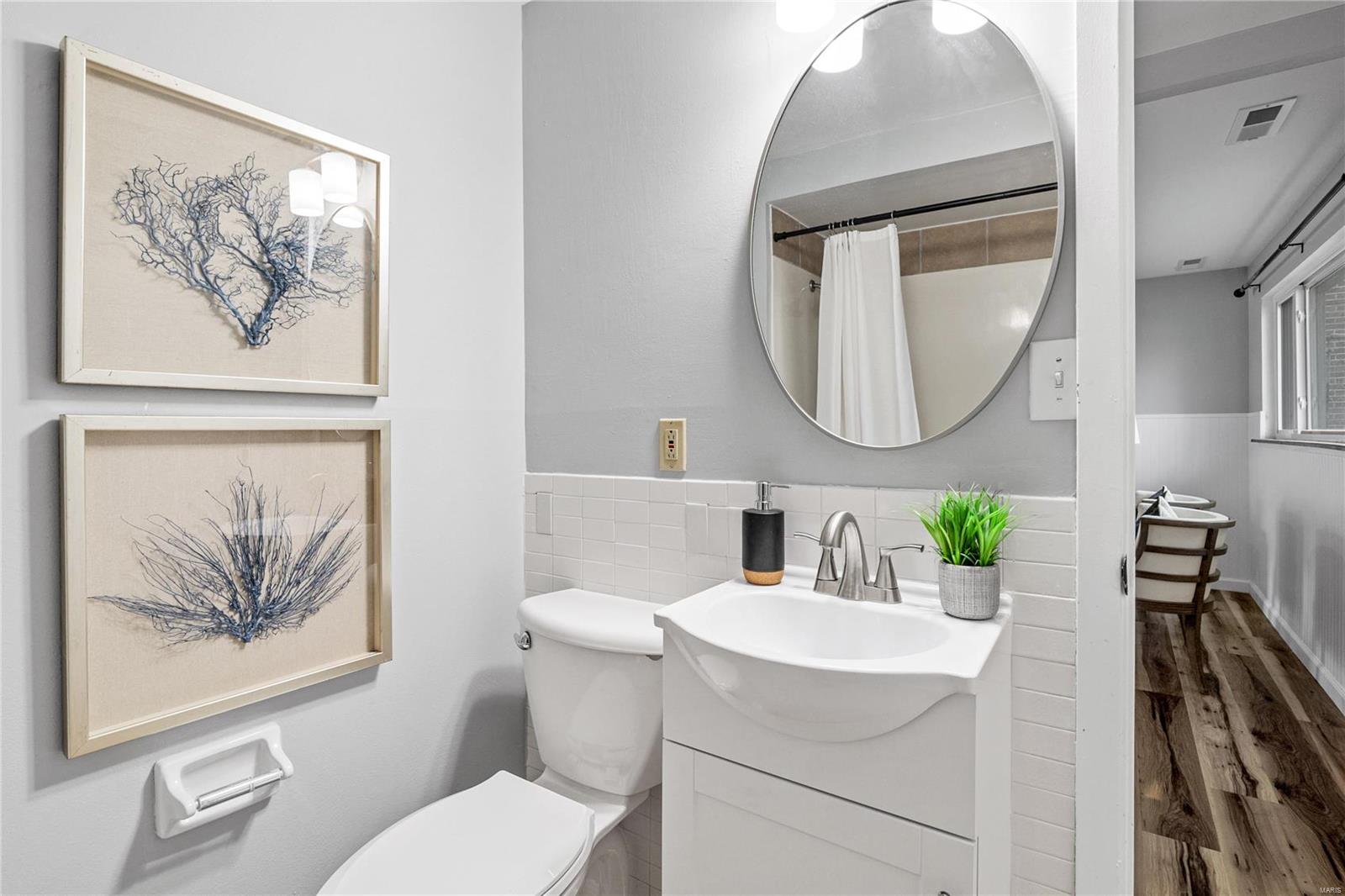 Ballwin, Missouri 63021, United States, 3 Bedrooms Bedrooms, ,2 BathroomsBathrooms,Residential,Pending,28173