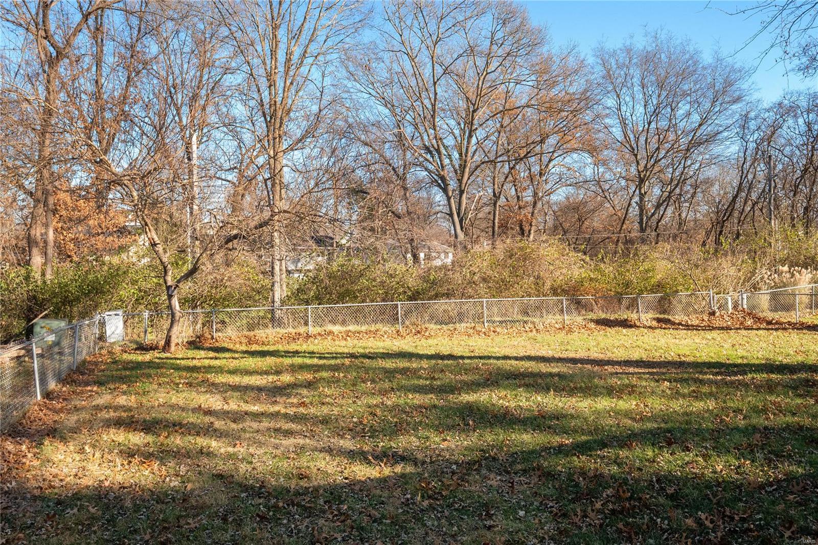 Ballwin, Missouri 63021, United States, 3 Bedrooms Bedrooms, ,2 BathroomsBathrooms,Residential,Pending,28173