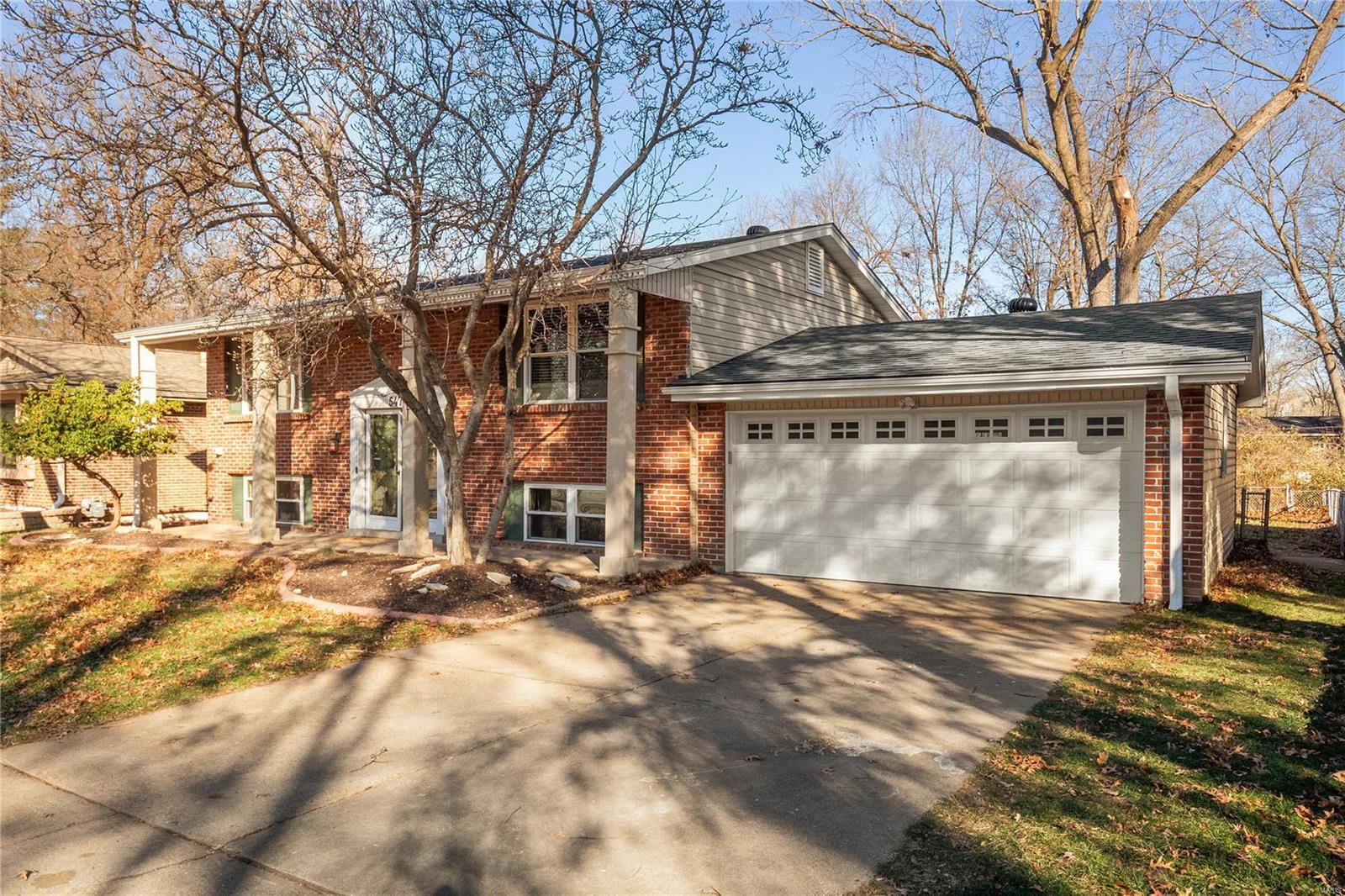 Ballwin, Missouri 63021, United States, 3 Bedrooms Bedrooms, ,2 BathroomsBathrooms,Residential,Pending,28173