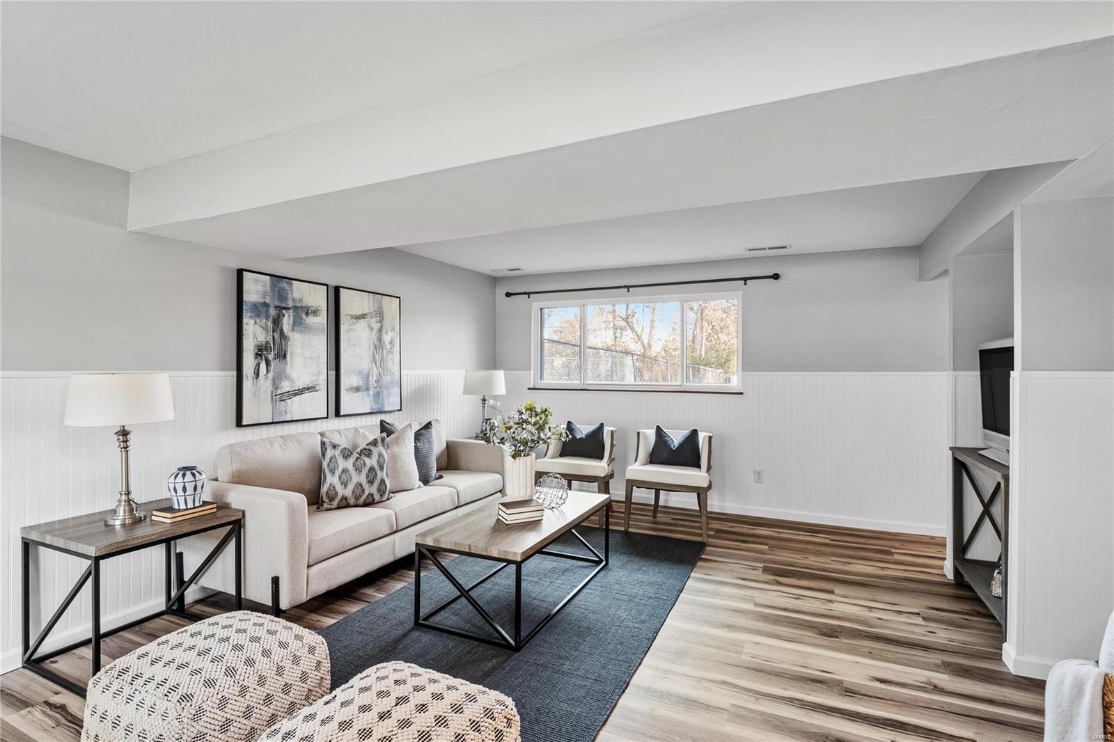 Ballwin, Missouri 63021, United States, 3 Bedrooms Bedrooms, ,2 BathroomsBathrooms,Residential,Pending,28173