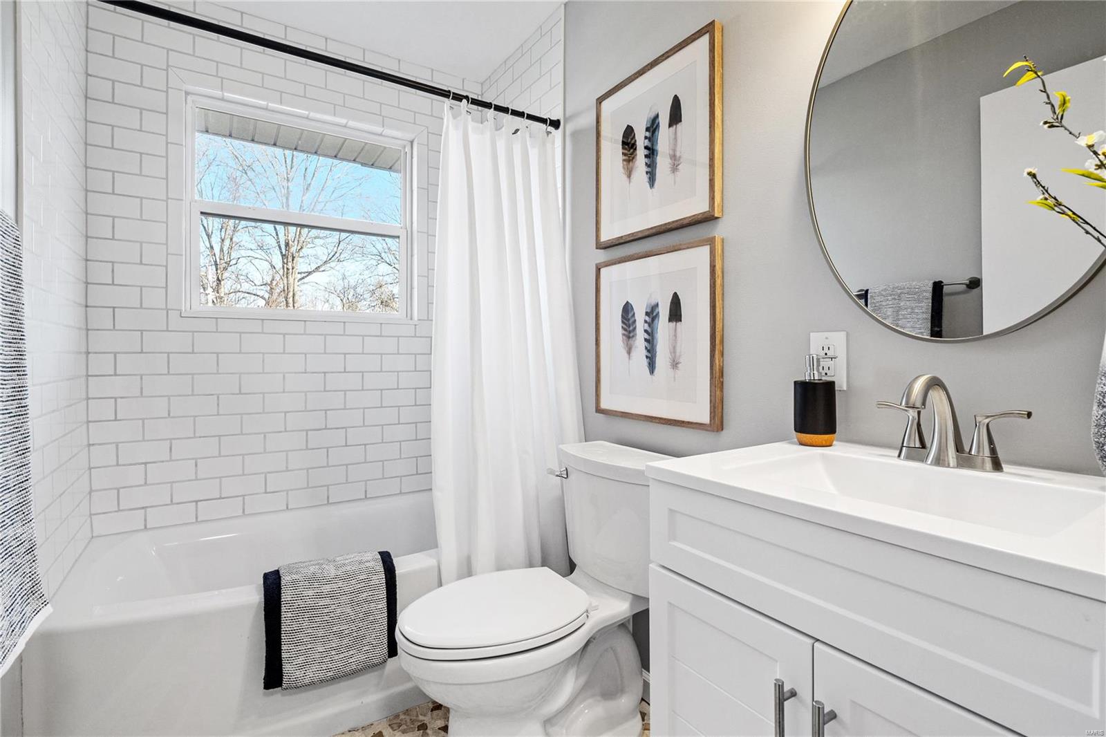 Ballwin, Missouri 63021, United States, 3 Bedrooms Bedrooms, ,2 BathroomsBathrooms,Residential,Pending,28173