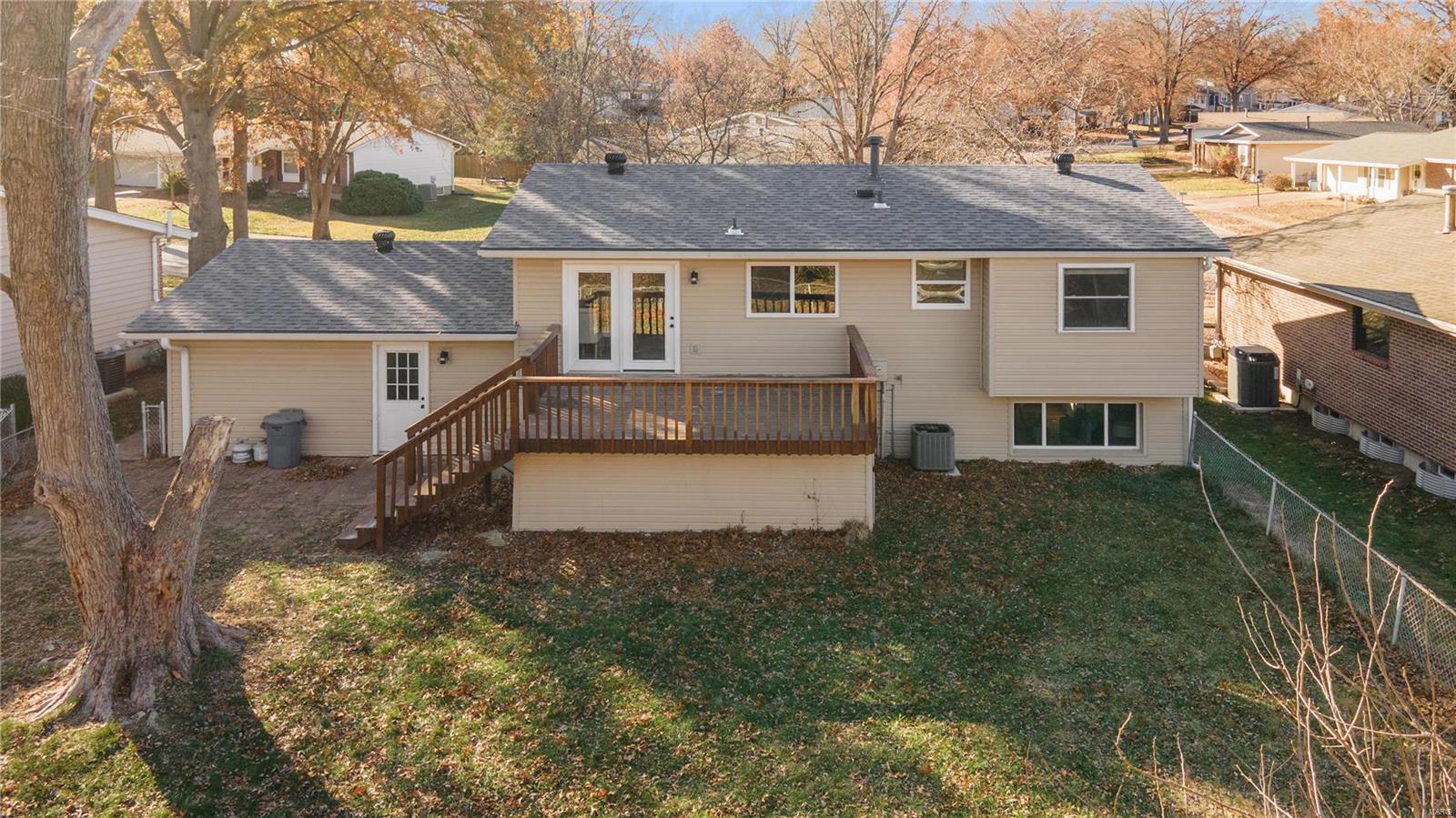 Ballwin, Missouri 63021, United States, 3 Bedrooms Bedrooms, ,2 BathroomsBathrooms,Residential,Pending,28173