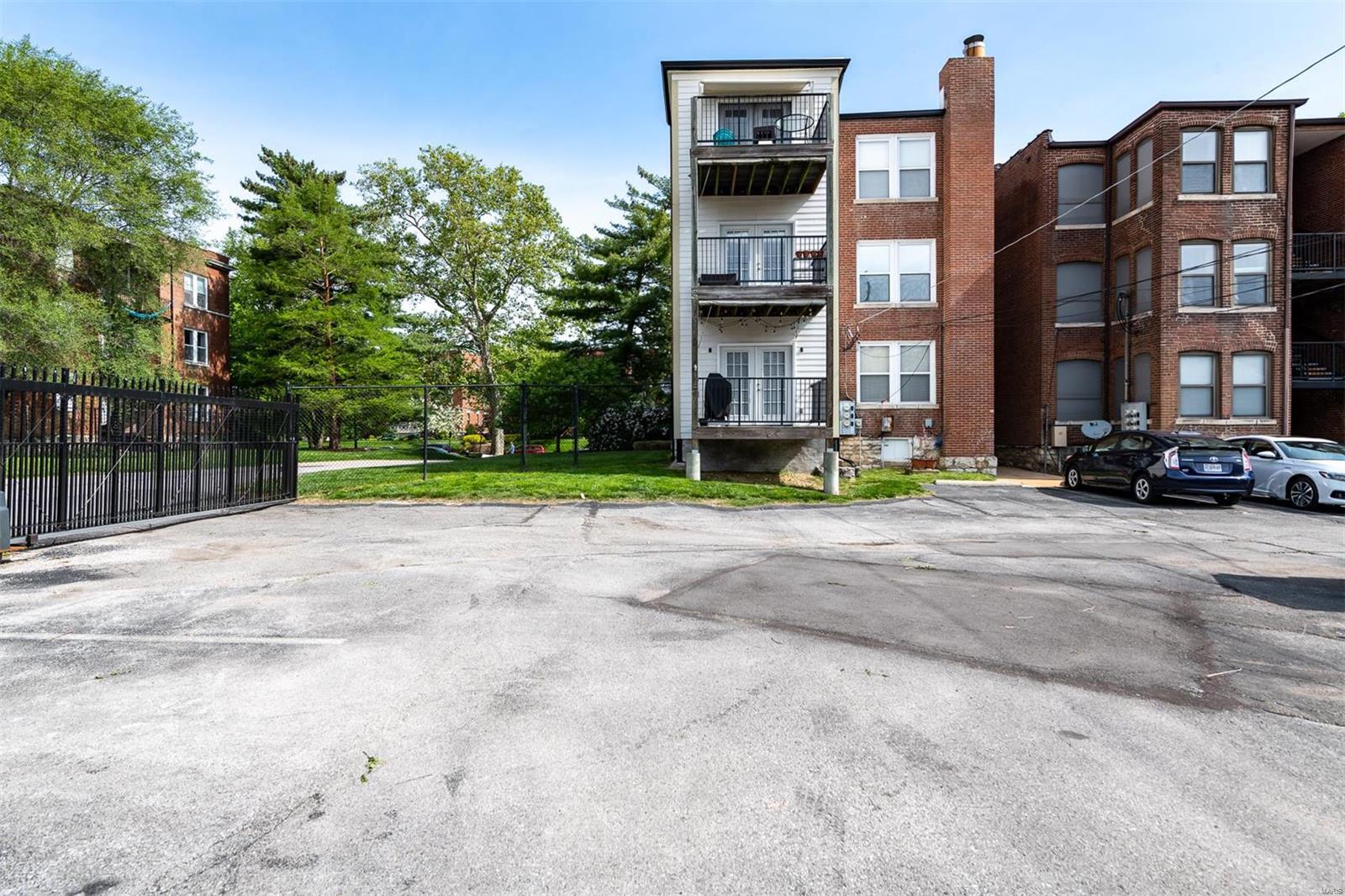 5518-22 Waterman 3rd Amd - Residential