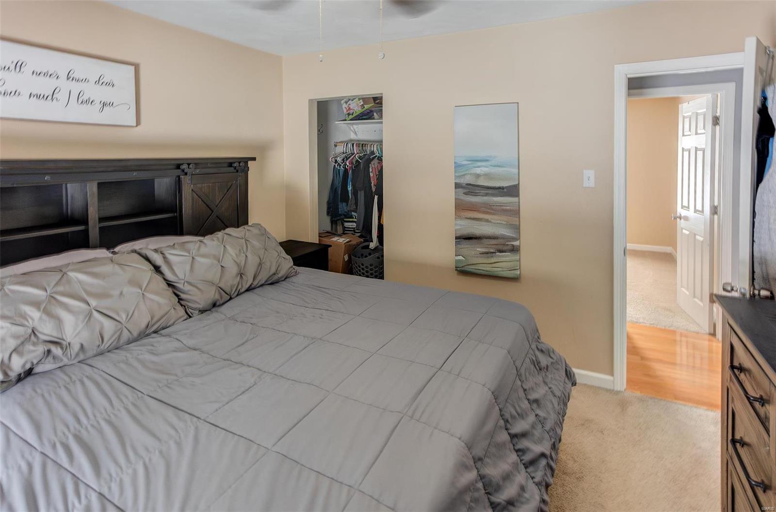 Collinsville, Illinois 62234, United States, 3 Bedrooms Bedrooms, ,1 BathroomBathrooms,Residential,Pending,1216