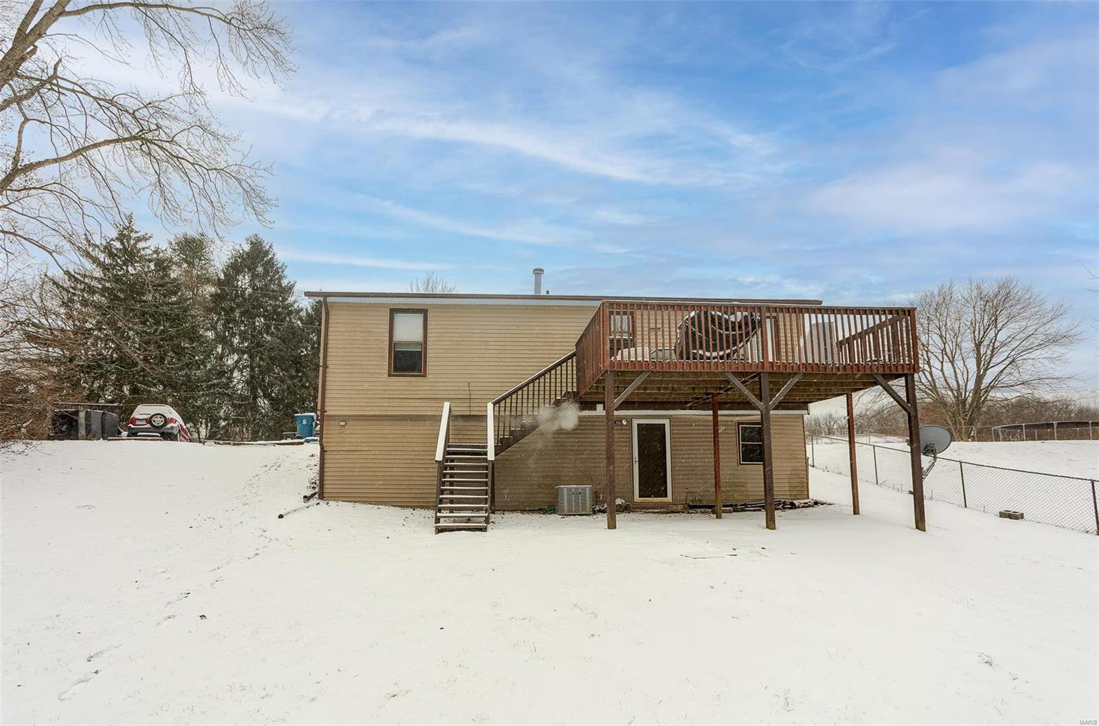 Collinsville, Illinois 62234, United States, 3 Bedrooms Bedrooms, ,1 BathroomBathrooms,Residential,Pending,1216