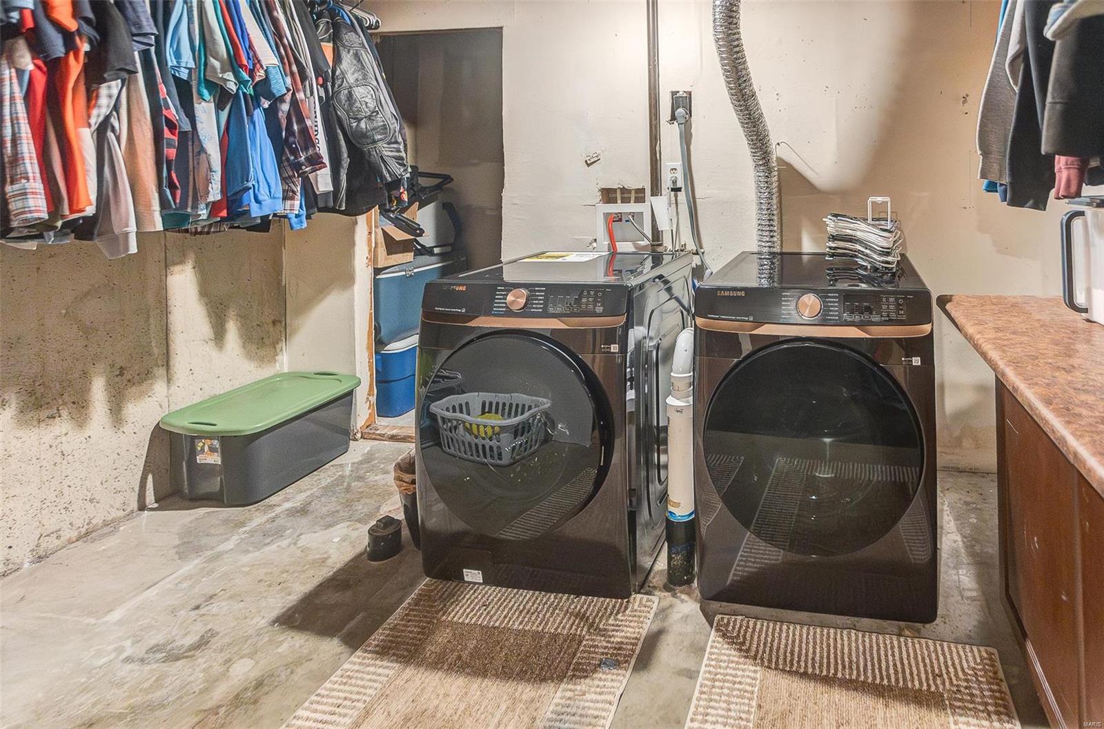 Collinsville, Illinois 62234, United States, 3 Bedrooms Bedrooms, ,1 BathroomBathrooms,Residential,Pending,1216