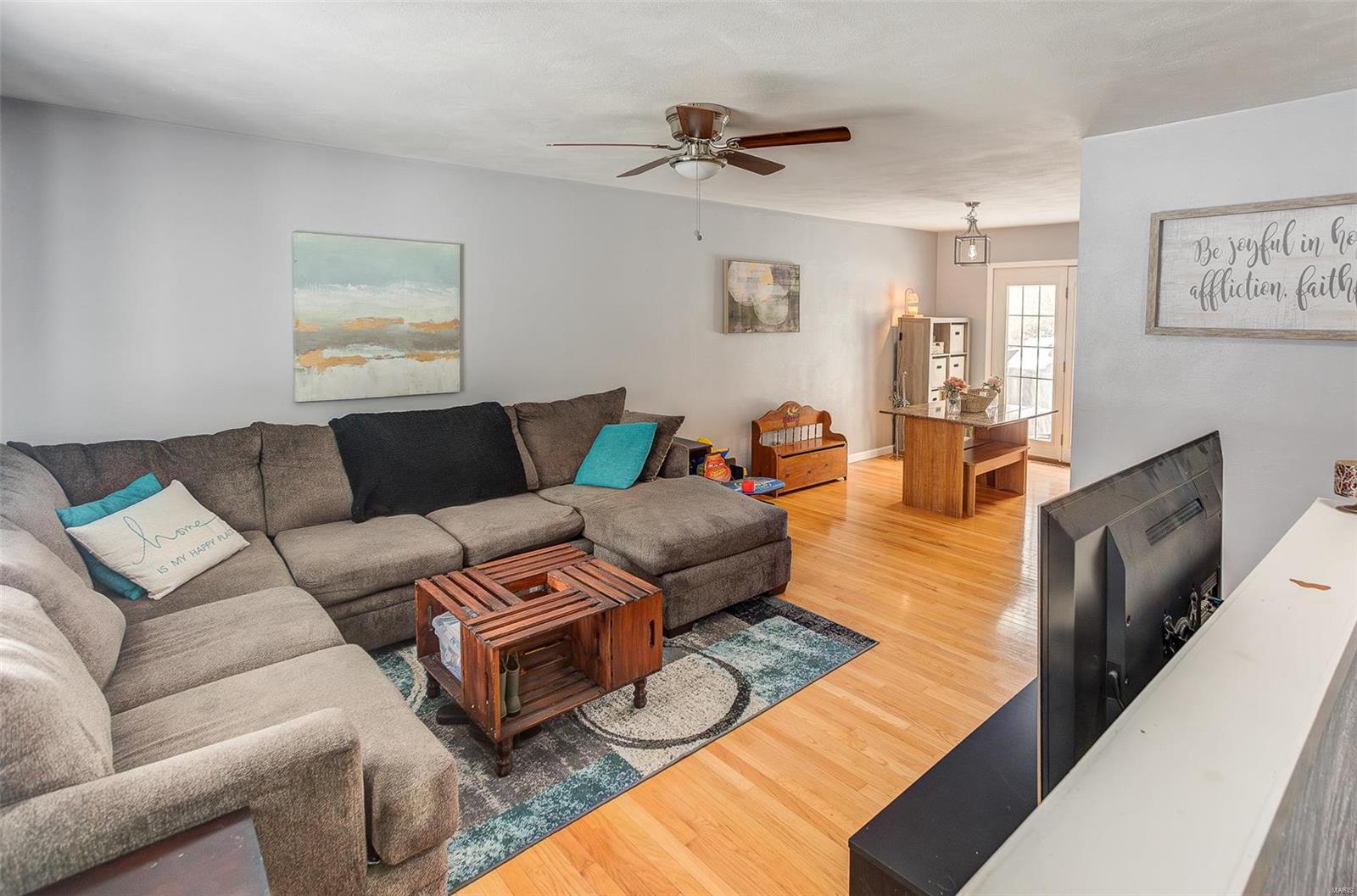 Collinsville, Illinois 62234, United States, 3 Bedrooms Bedrooms, ,1 BathroomBathrooms,Residential,Pending,1216