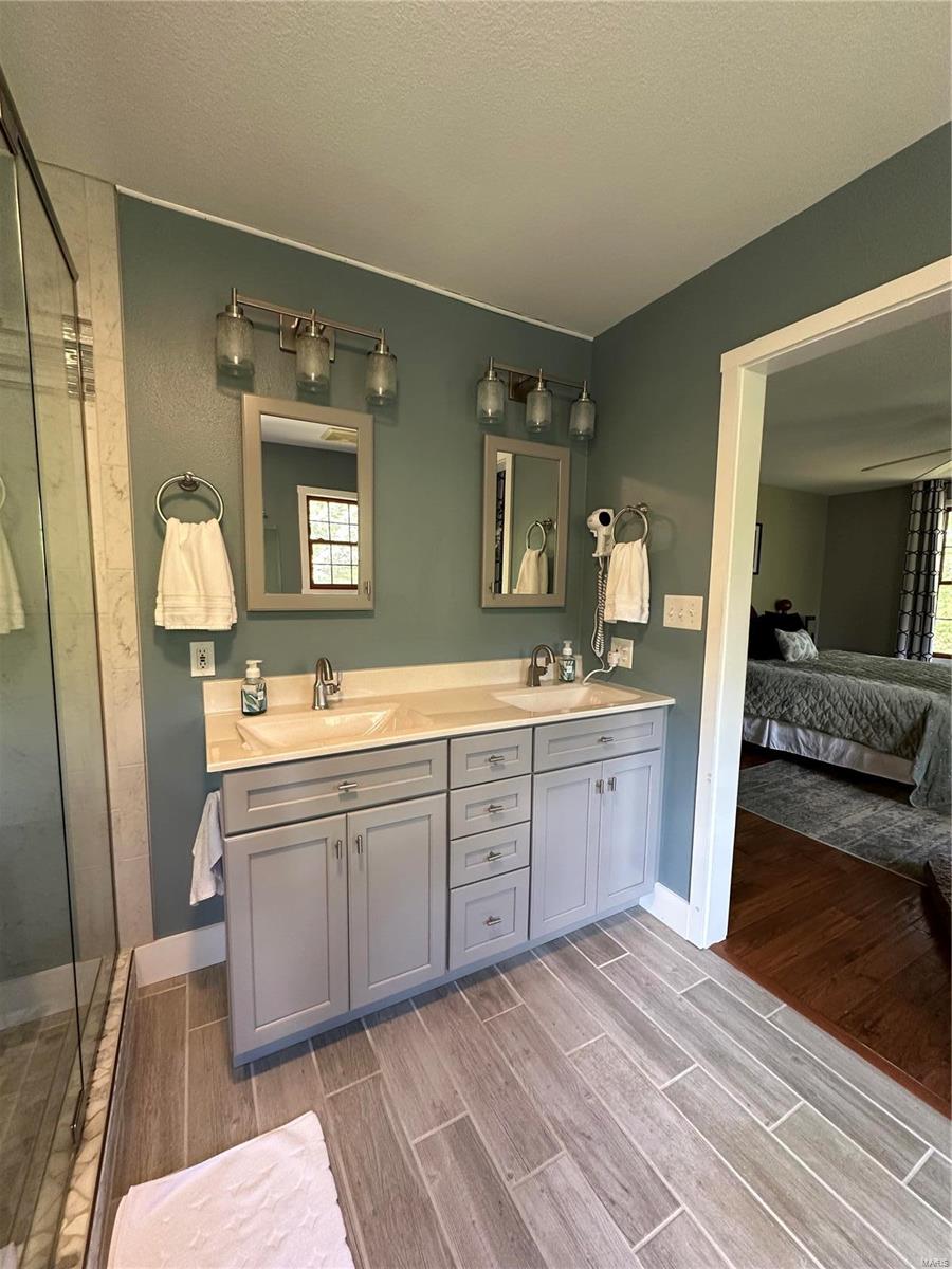 Country - Residential