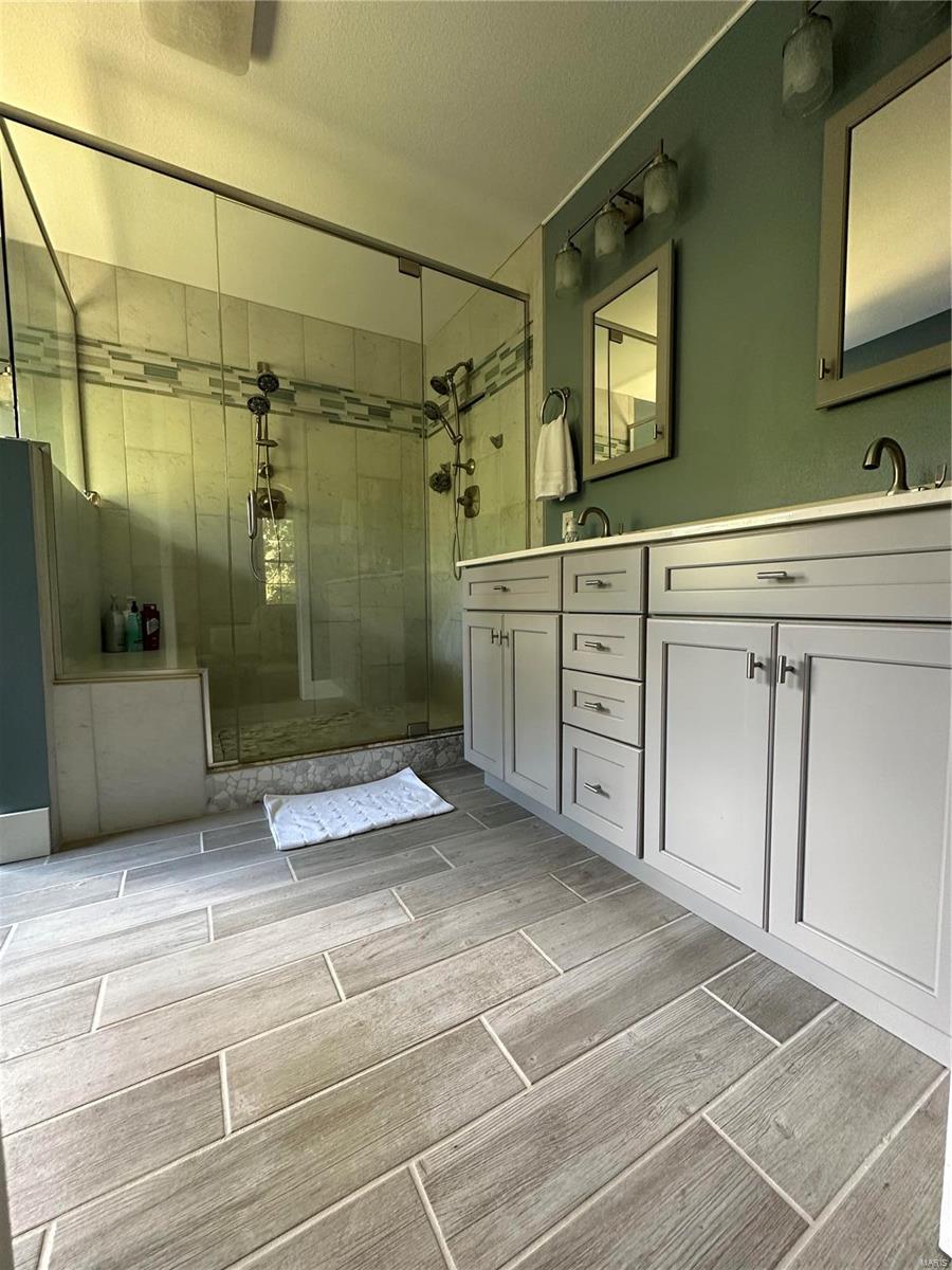 Country - Residential