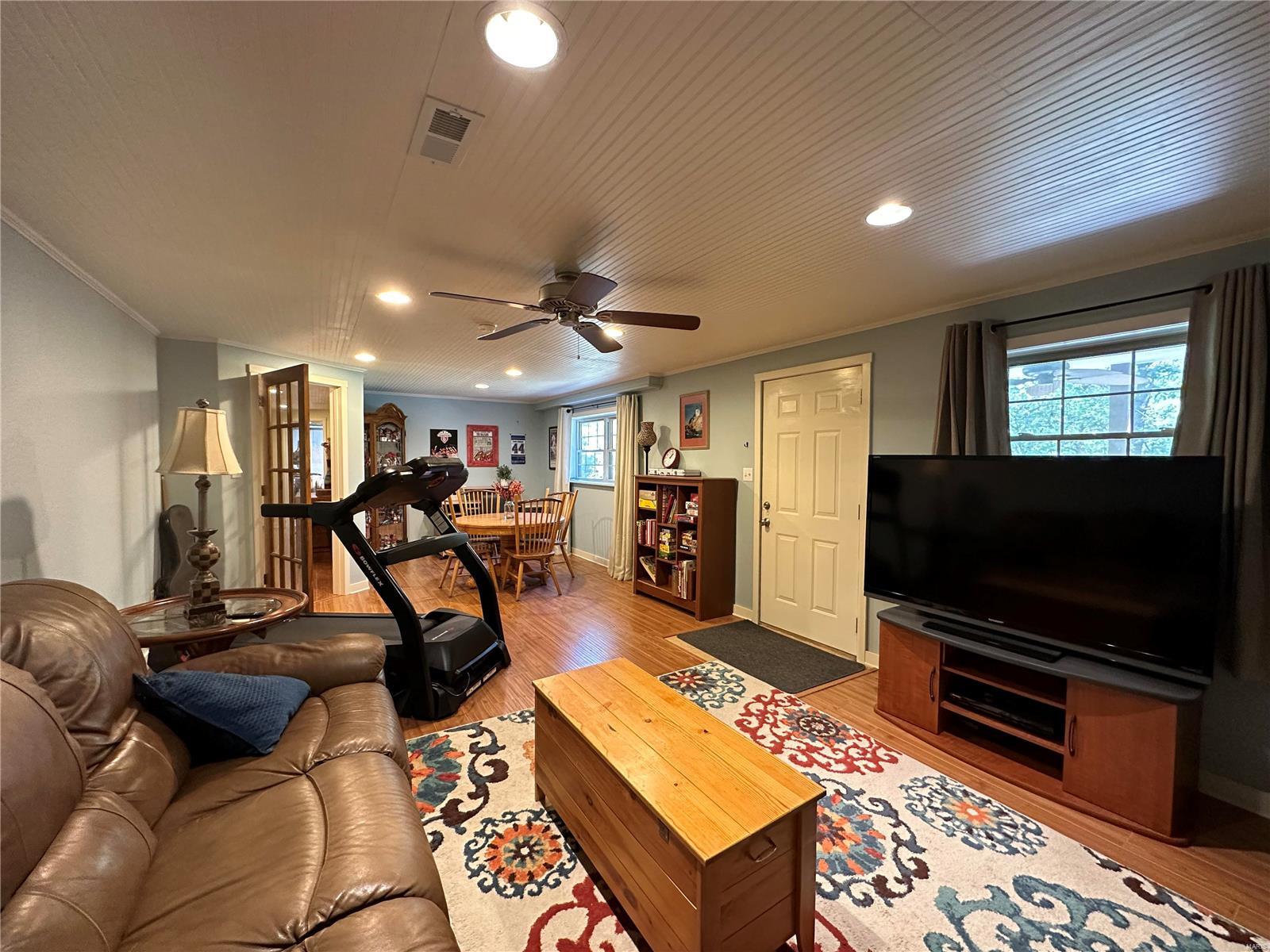 Country - Residential