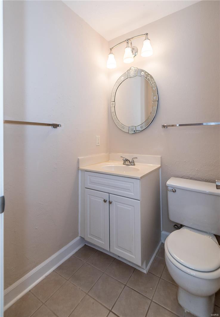 Queens Court Condo - Residential