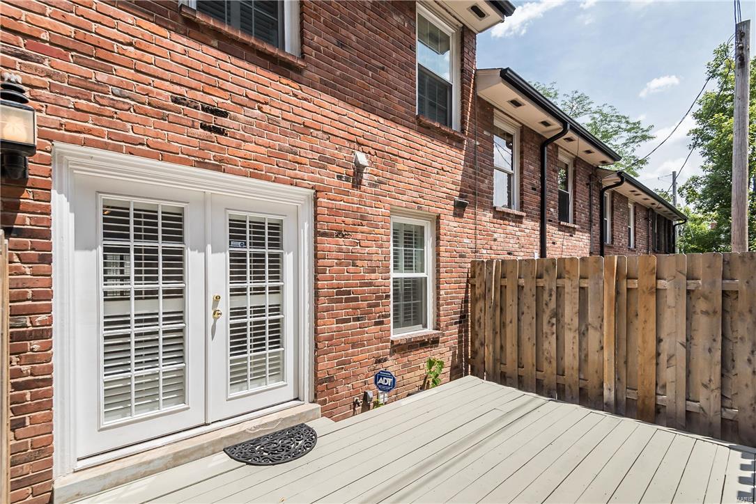 Queens Court Condo - Residential