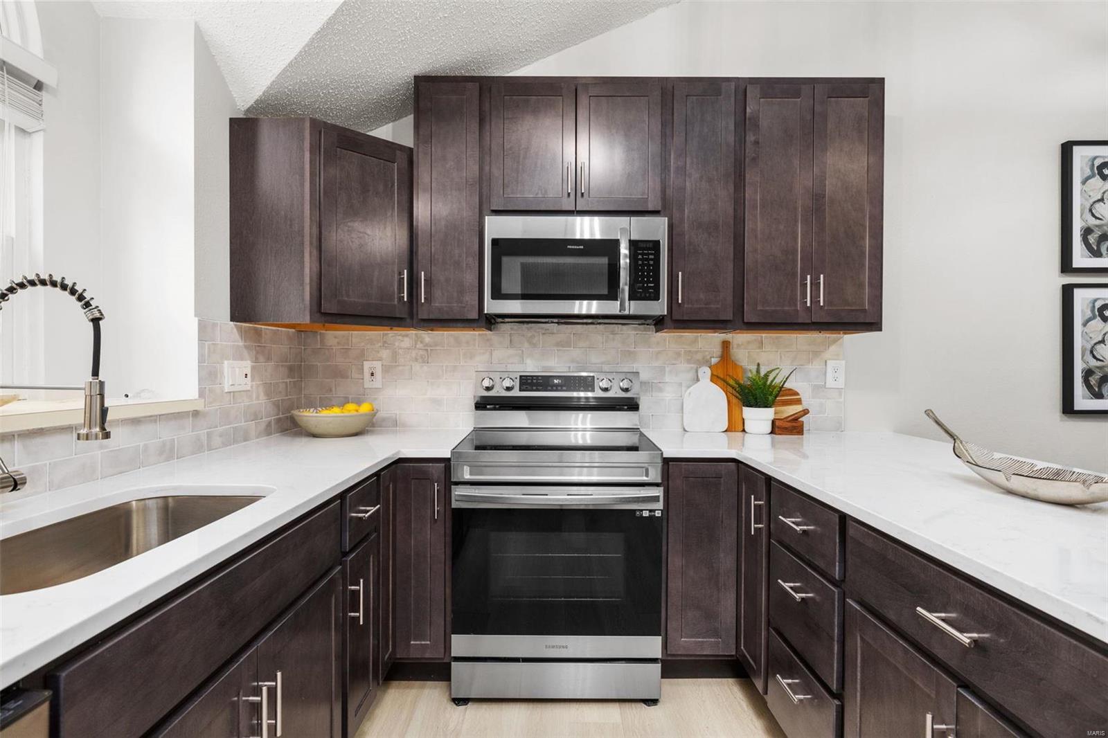 Woodlake Village Condo 8 - Residential