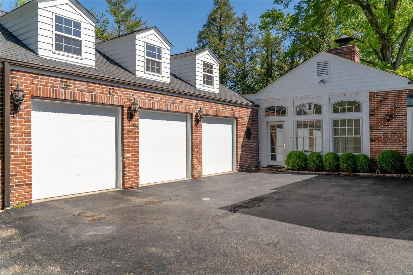 Log Cabin - Residential