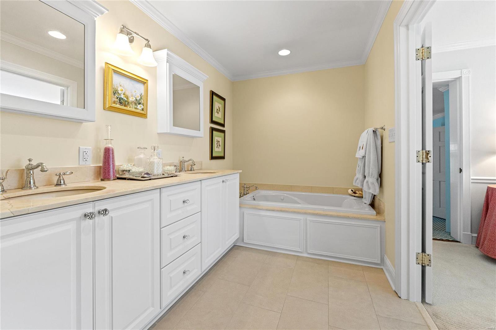 Log Cabin - Residential