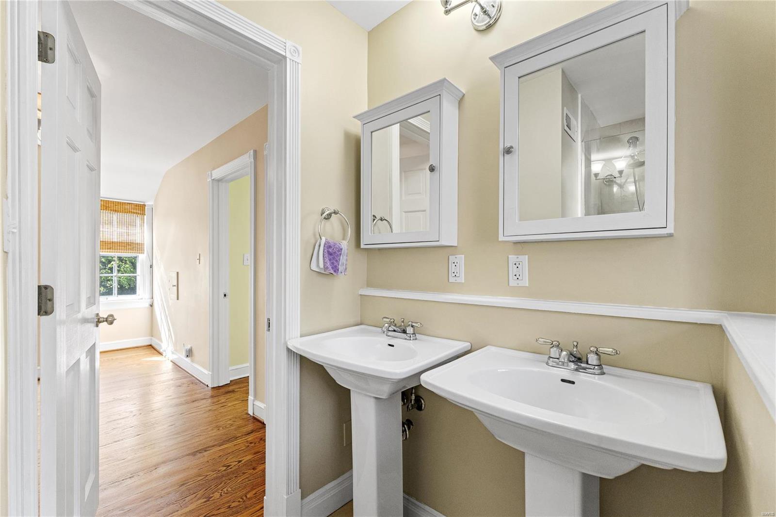 Log Cabin - Residential