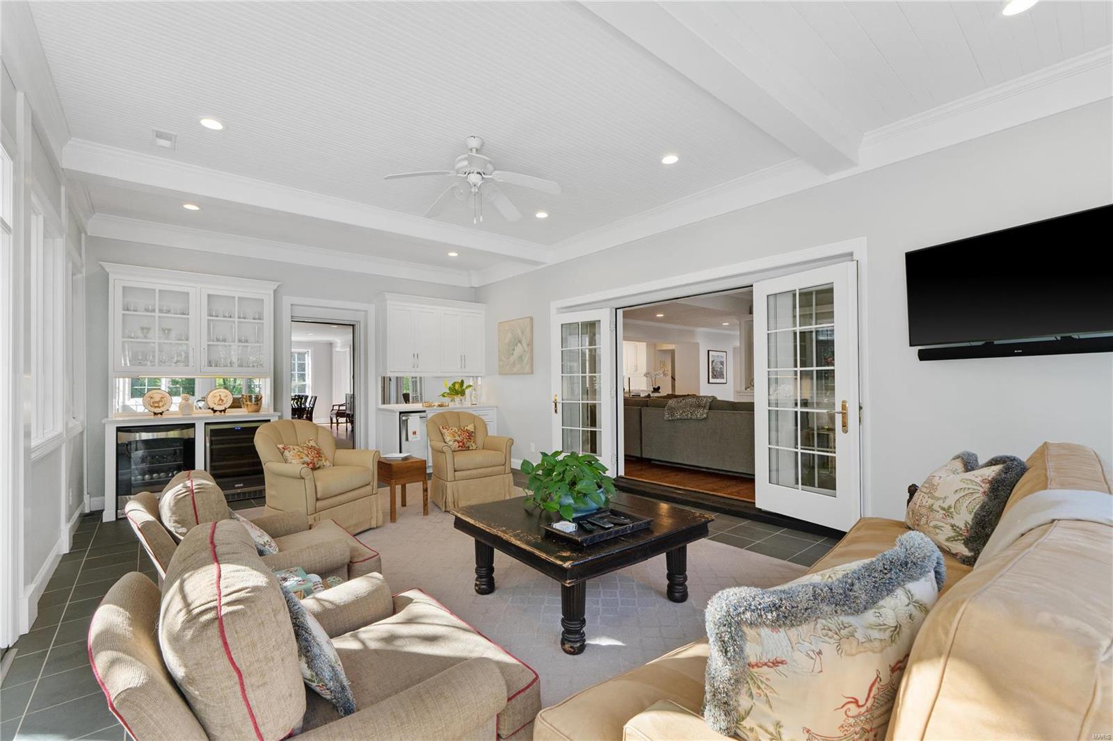 Log Cabin - Residential