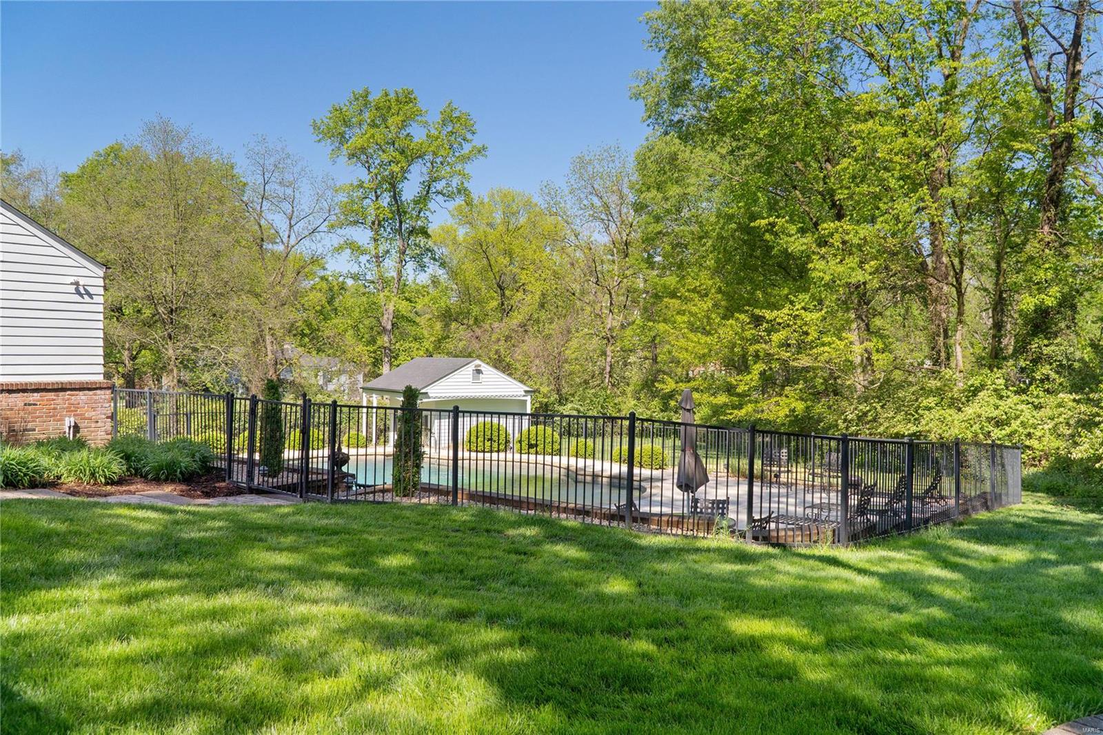 Log Cabin - Residential