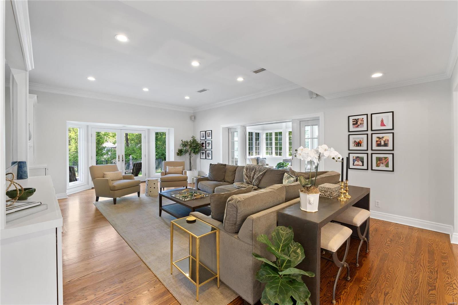 Log Cabin - Residential