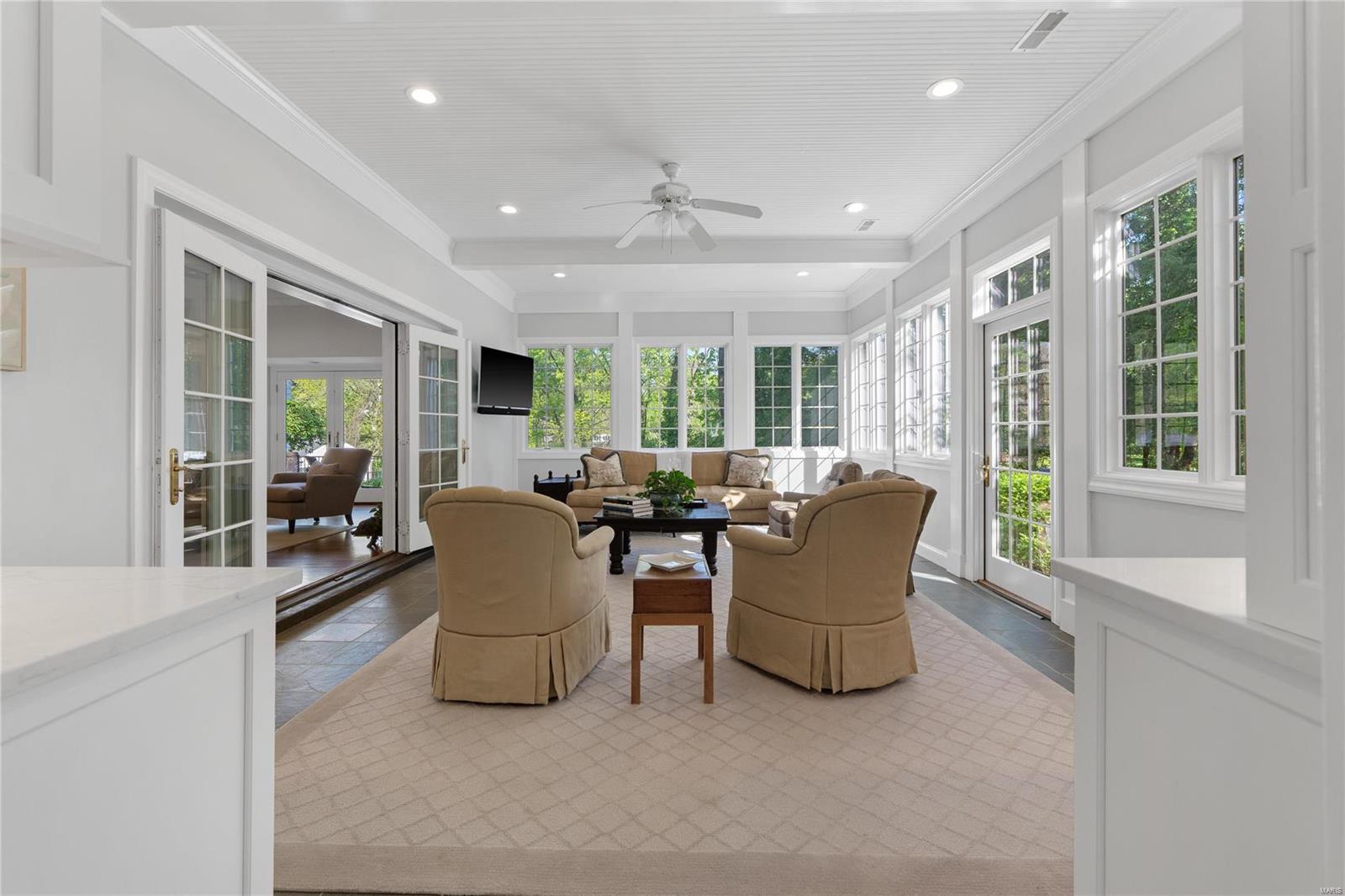 Log Cabin - Residential