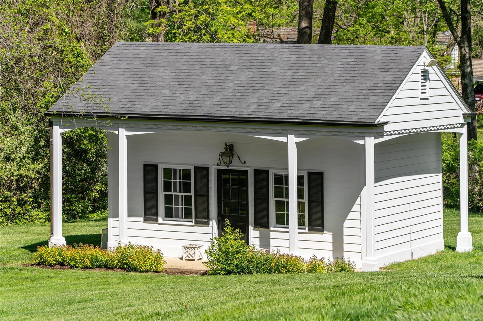 Log Cabin - Residential