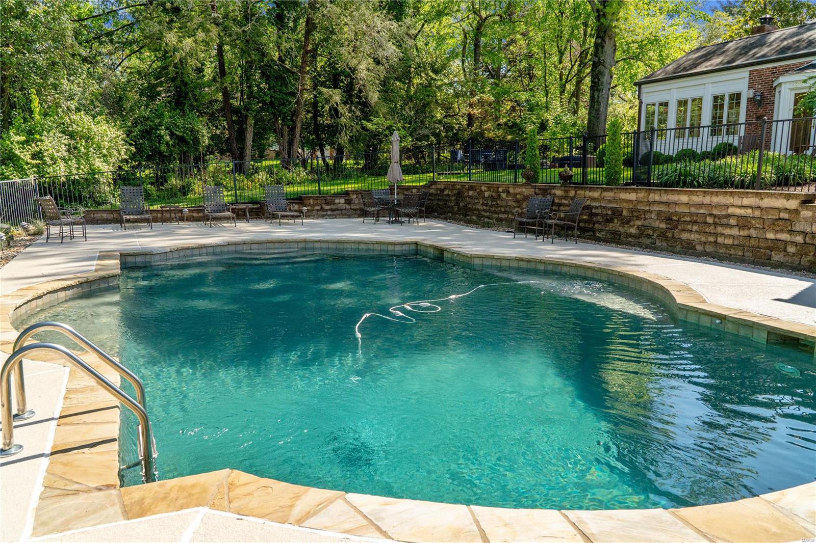 Log Cabin - Residential