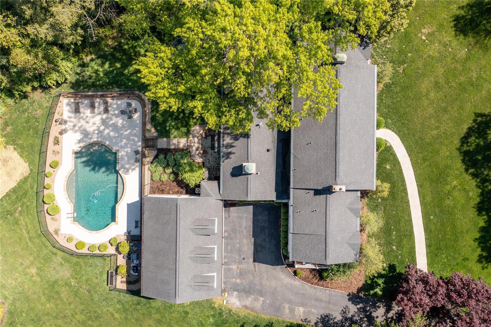 Log Cabin - Residential