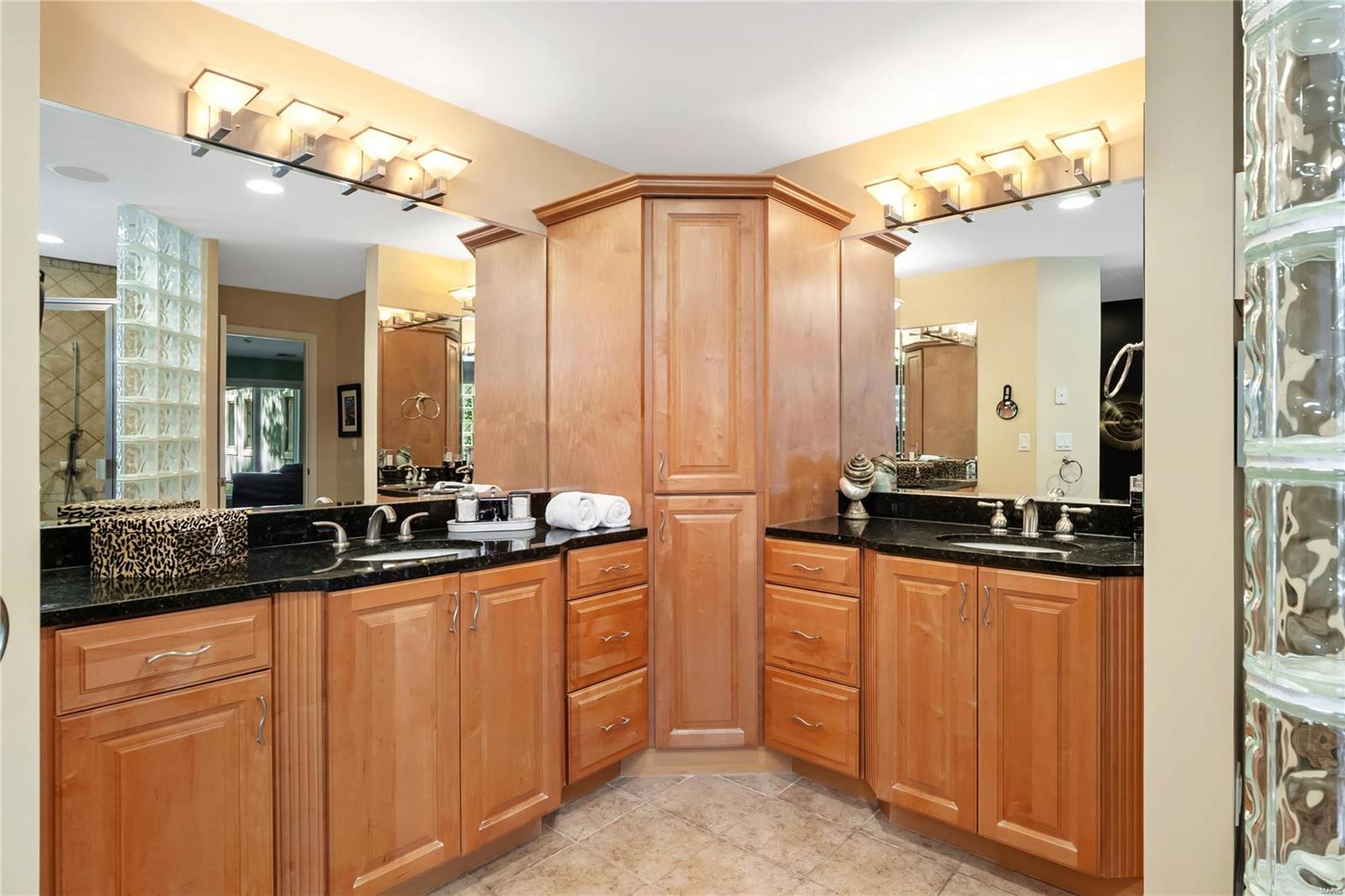 Topping Manor 2 - Residential