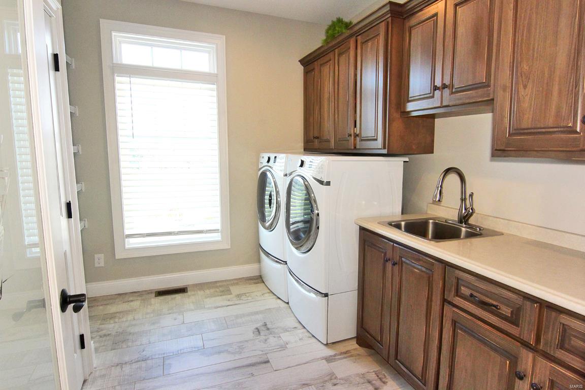 Dux Lndg - Residential