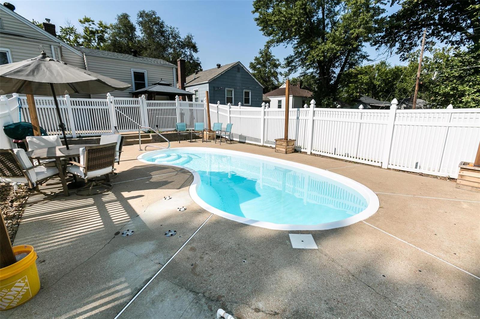 St Ann, Missouri 63074, United States, 3 Bedrooms Bedrooms, ,2 BathroomsBathrooms,Residential,Pending,44336