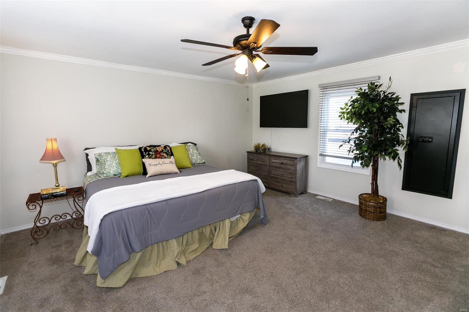 St Ann, Missouri 63074, United States, 3 Bedrooms Bedrooms, ,2 BathroomsBathrooms,Residential,Pending,44336