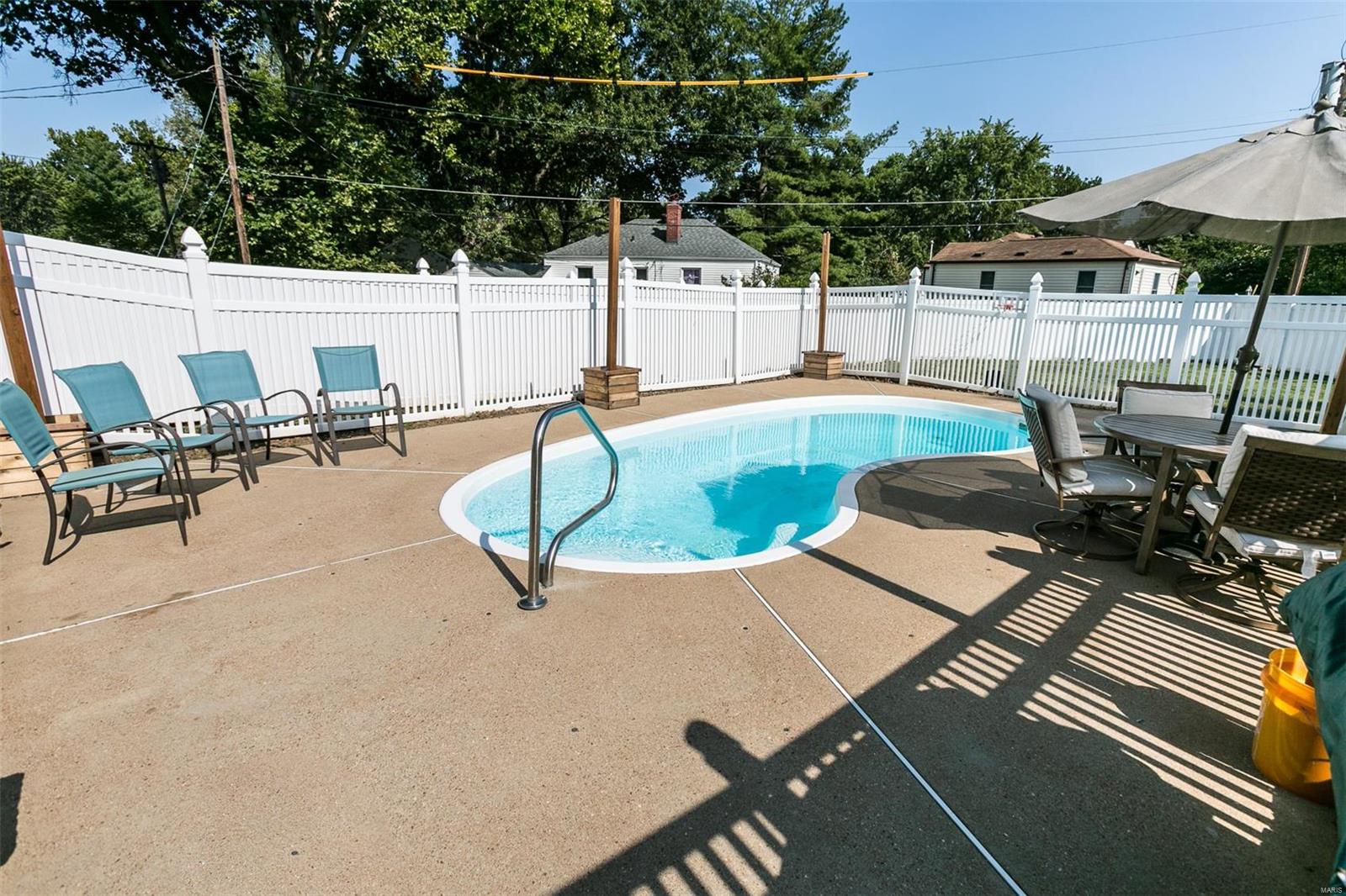 St Ann, Missouri 63074, United States, 3 Bedrooms Bedrooms, ,2 BathroomsBathrooms,Residential,Pending,44336