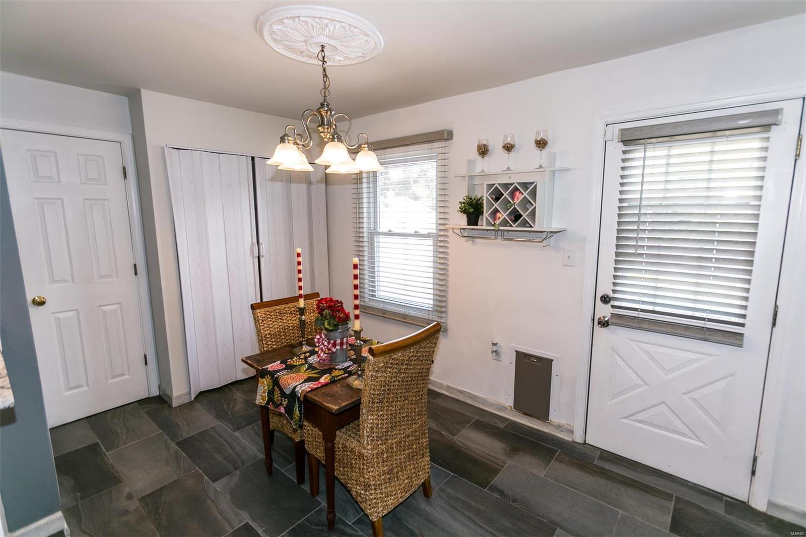 St Ann, Missouri 63074, United States, 3 Bedrooms Bedrooms, ,2 BathroomsBathrooms,Residential,Pending,44336