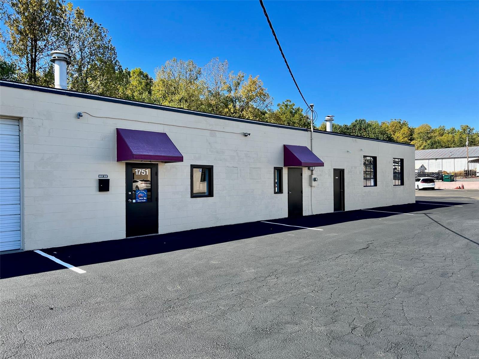 Timberlane - Commercial Sale
