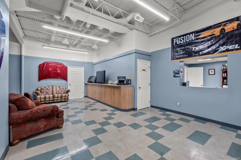 Timberlane - Commercial Sale