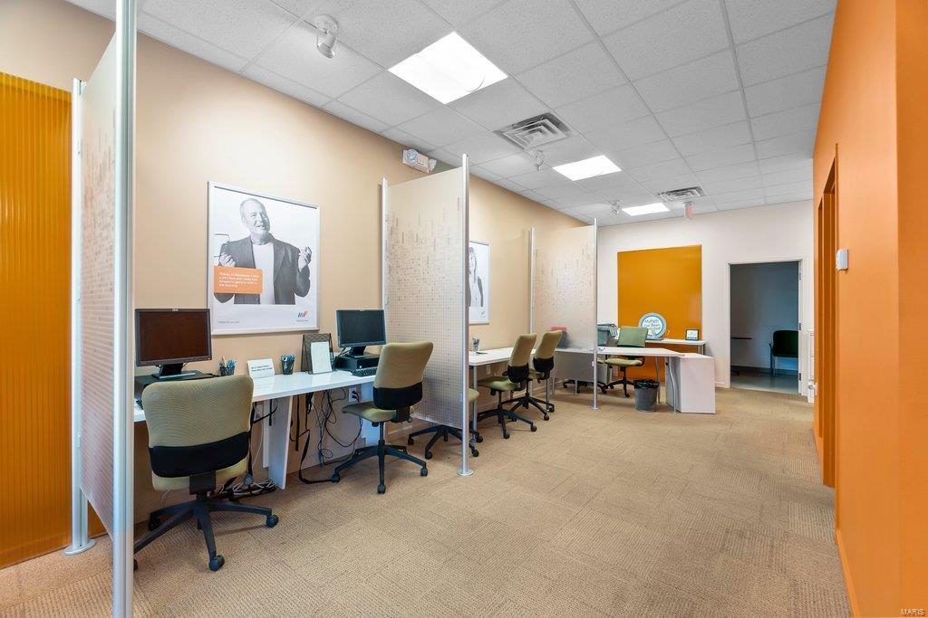 Timberlane - Commercial Sale