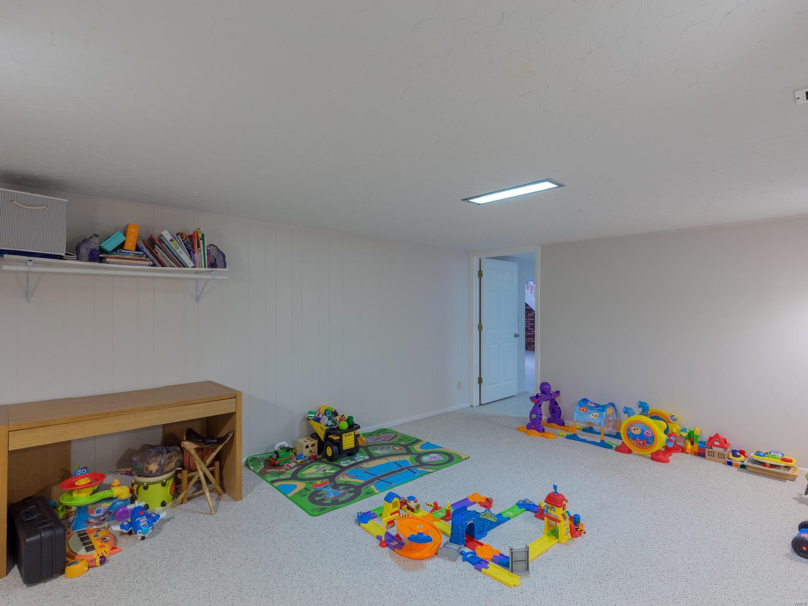 Woodcliff Manor - Residential