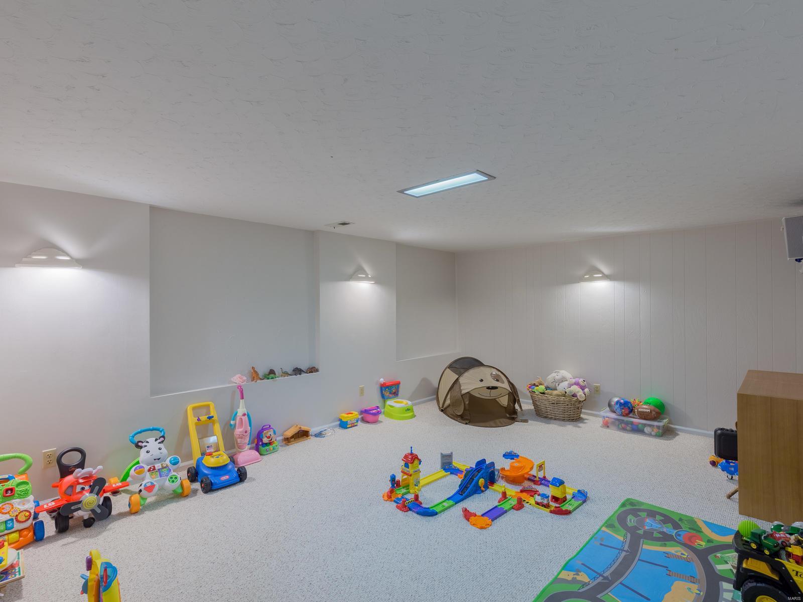 Woodcliff Manor - Residential