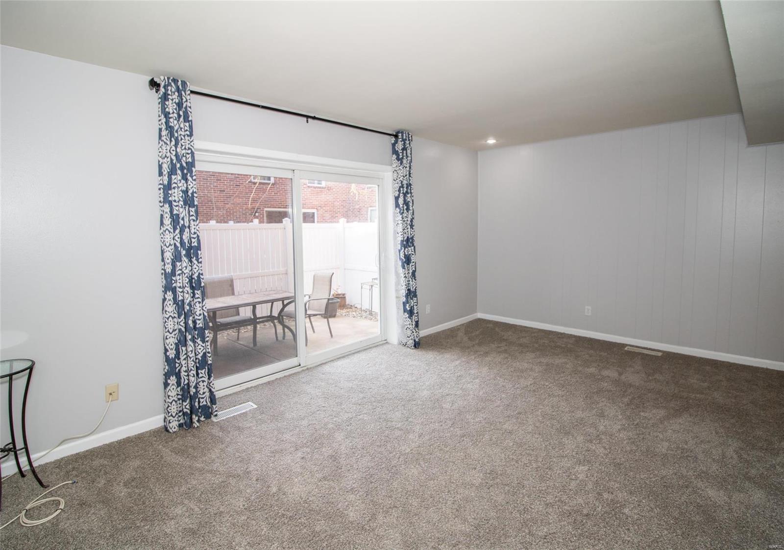 Sunset Hills Condo - Residential