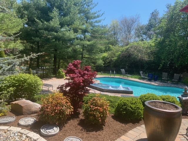 Frontenac Place - Residential